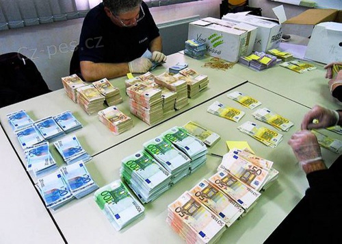 Kontaktujte m� pro nouzovou p�j�ku.