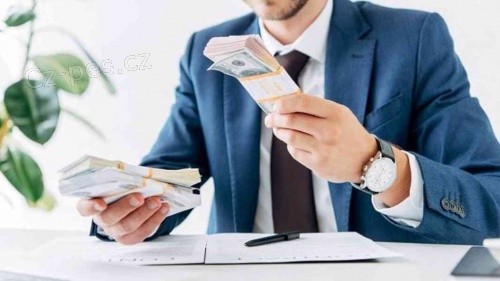 SOUKROM� P�J�KY PRO CELOU �R